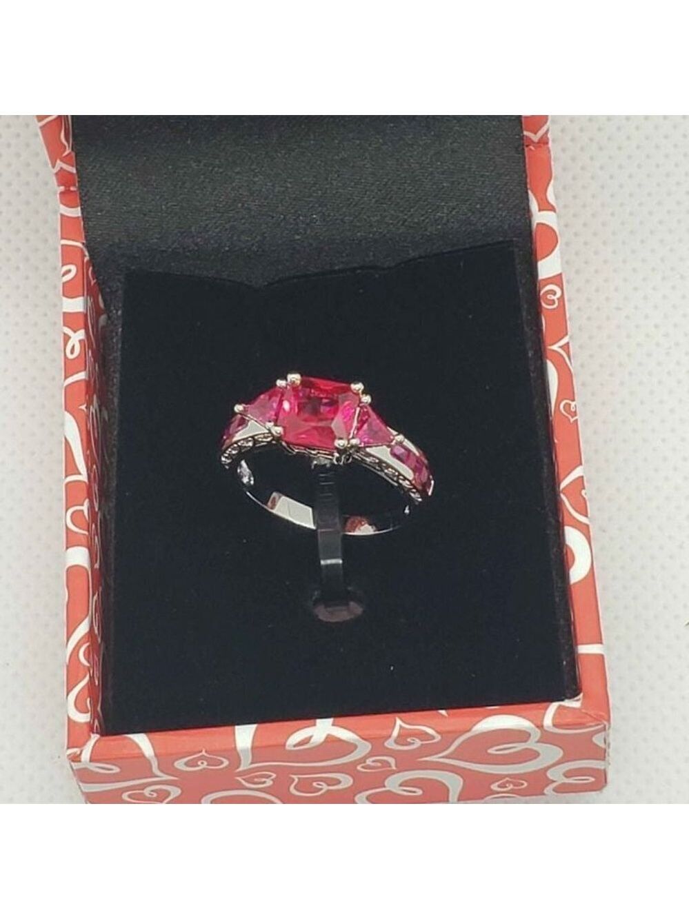 Brand New Peermont Jewelry 18k White Gold Plated ring with pink gemstones